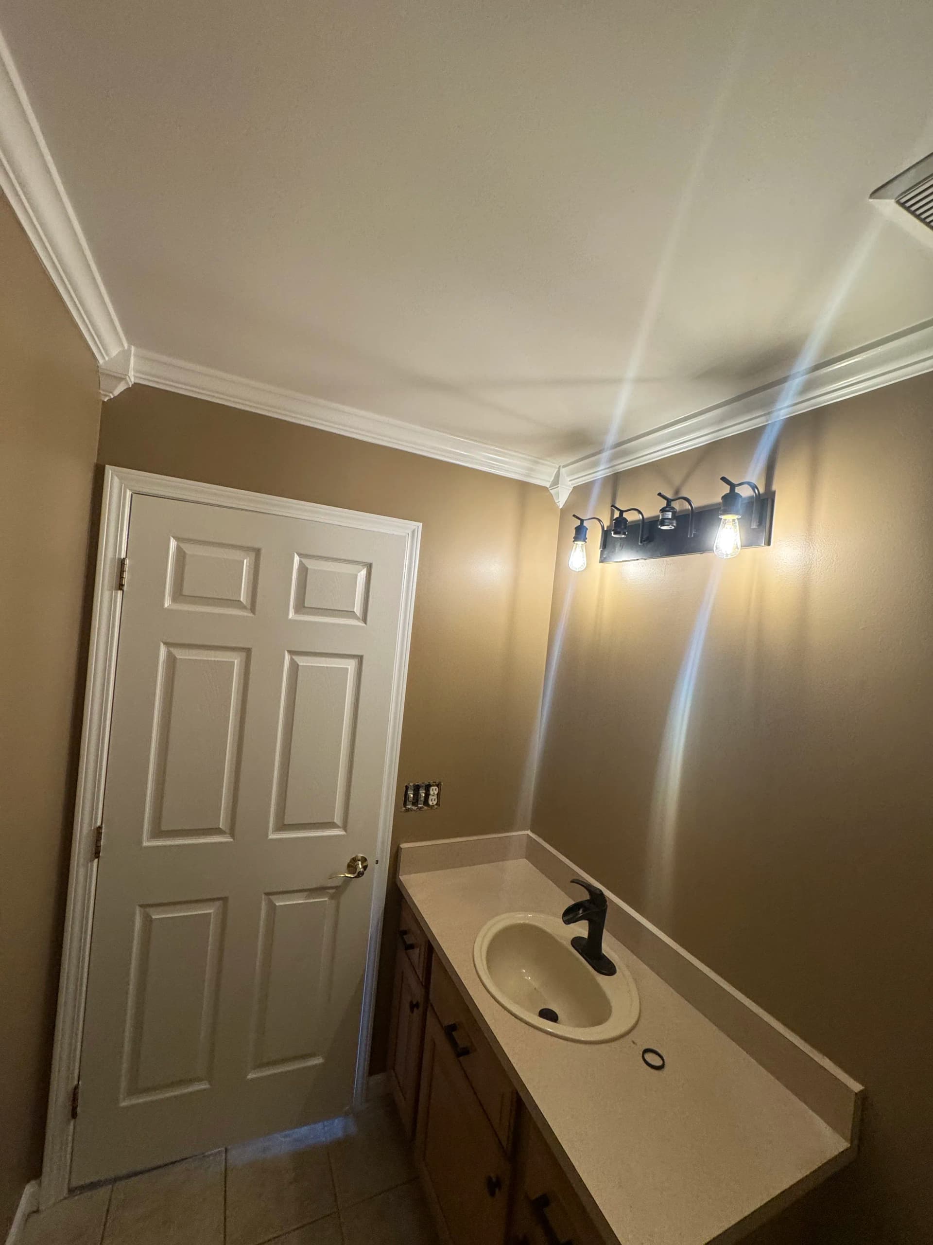 Gallery photos for Dark Walls Gone - Whole-Home Color Overhaul Done Right: Image #6