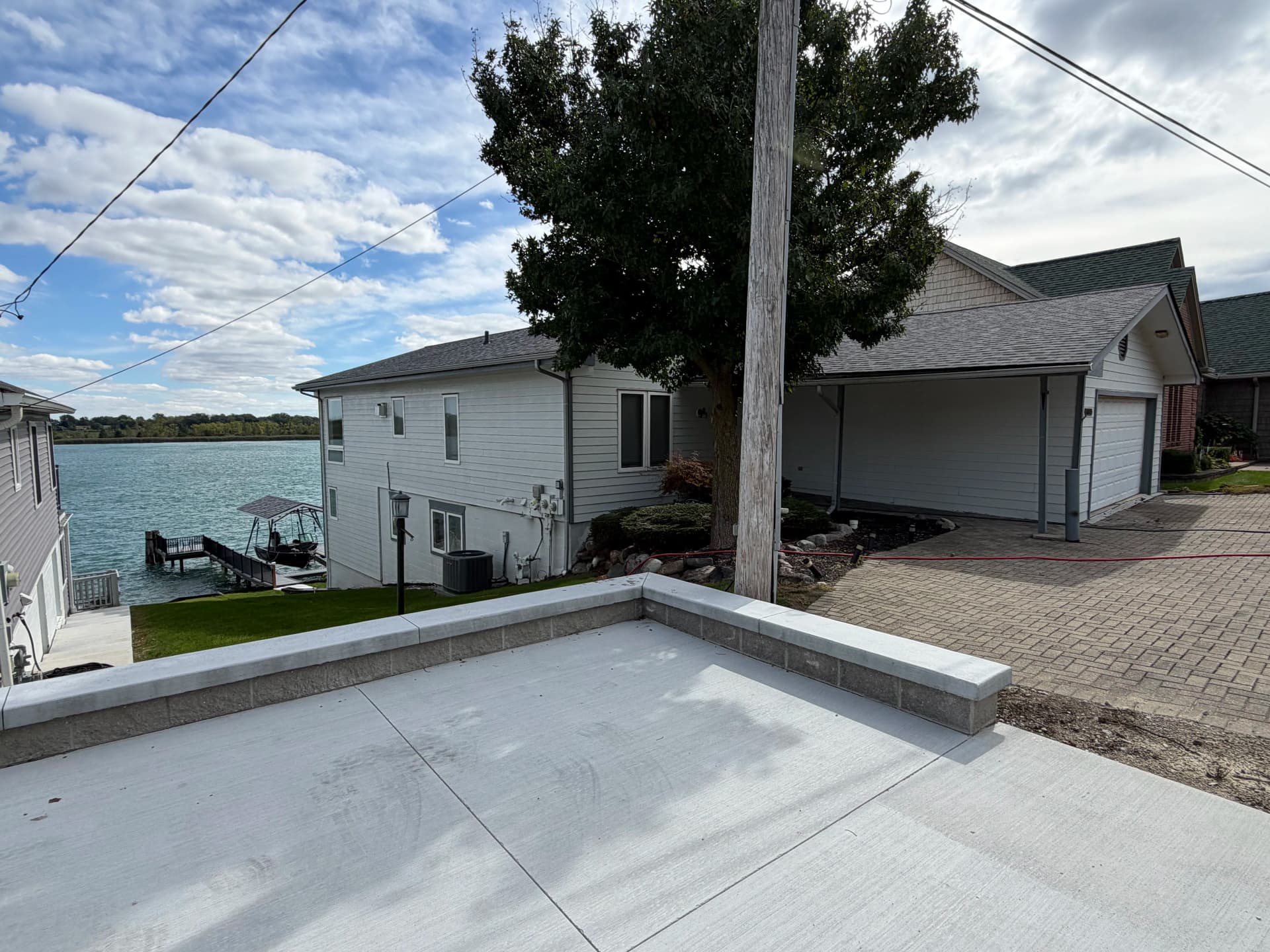 Gallery photos for Soft Washing a Lakefront Home Before Winter Hits: Image #4