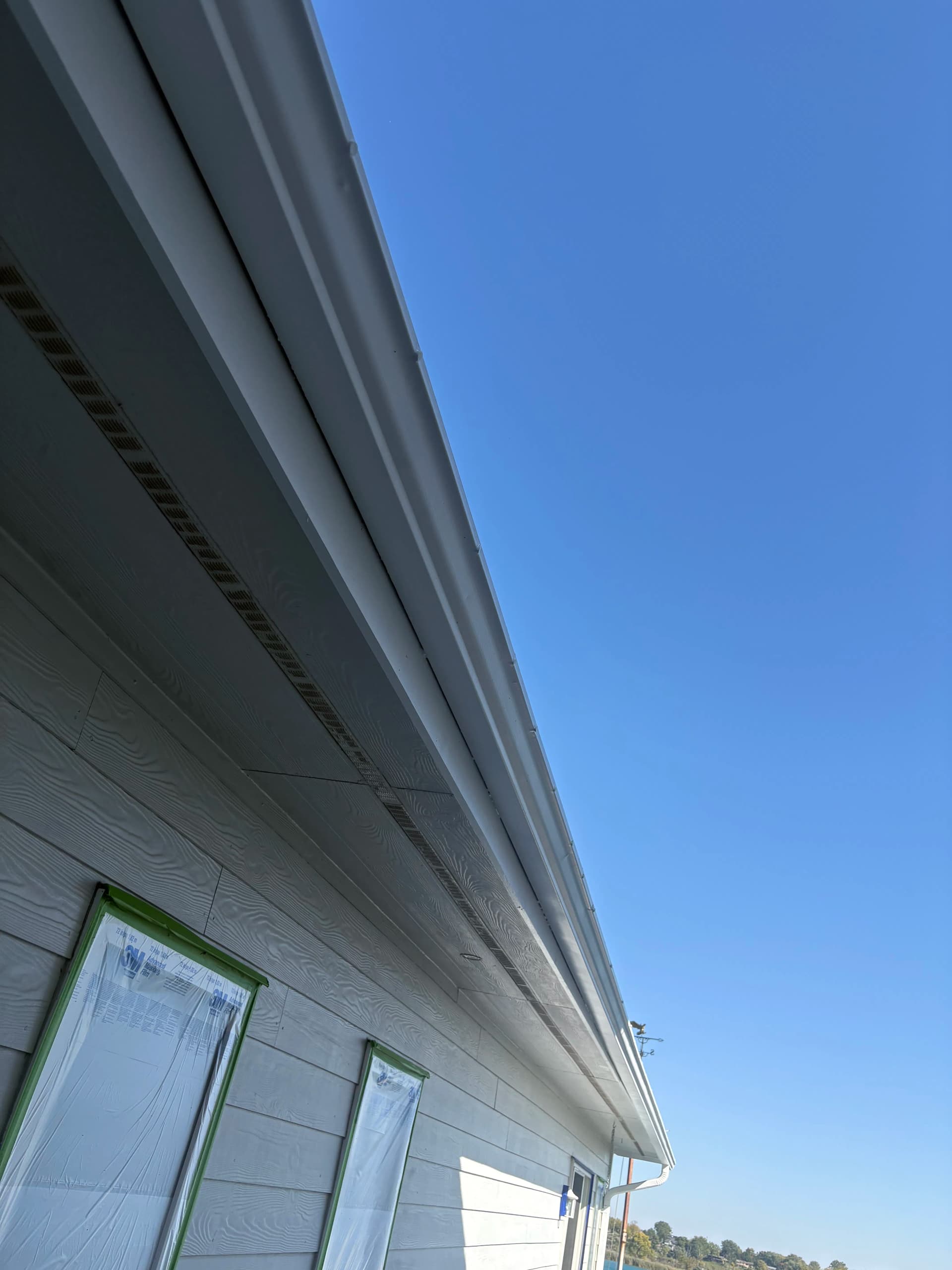 Gallery photos for Lakefront Home Gets a Full Exterior Color Change: Image #3