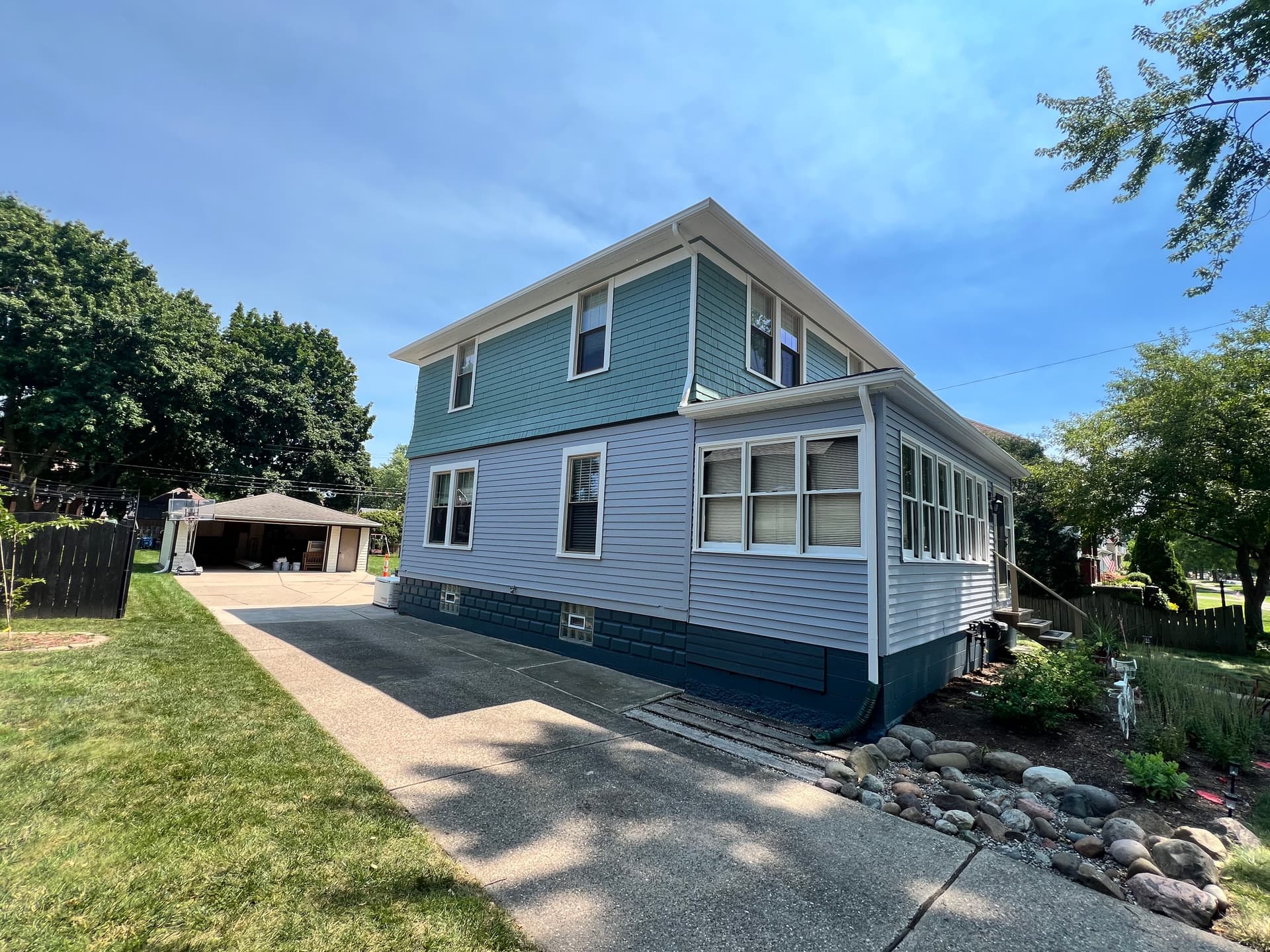 Gallery photos for Accent Colors Done Right on This Two-Story Exterior: Image #2