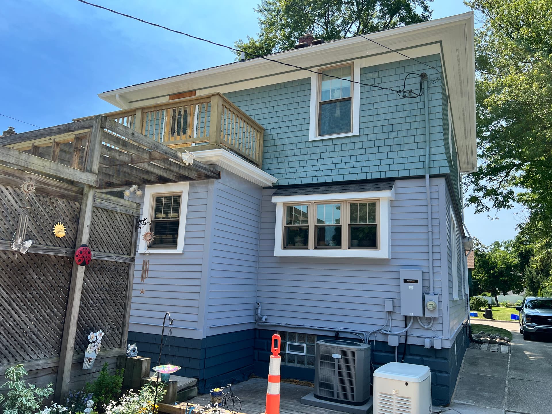 Gallery photos for Accent Colors Done Right on This Two-Story Exterior: Image #4