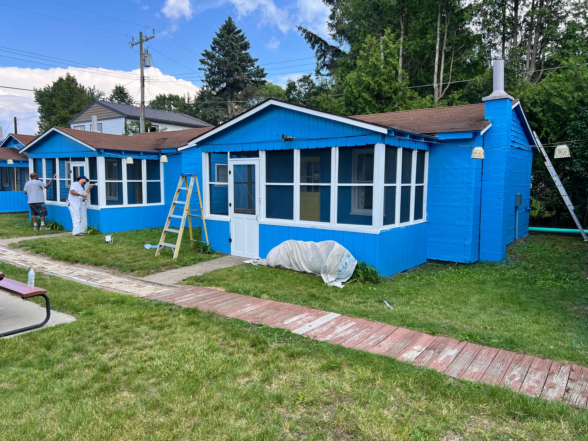 Gallery photos for Lakeside Cottages Get a Full Exterior Painting Overhaul: Image #9