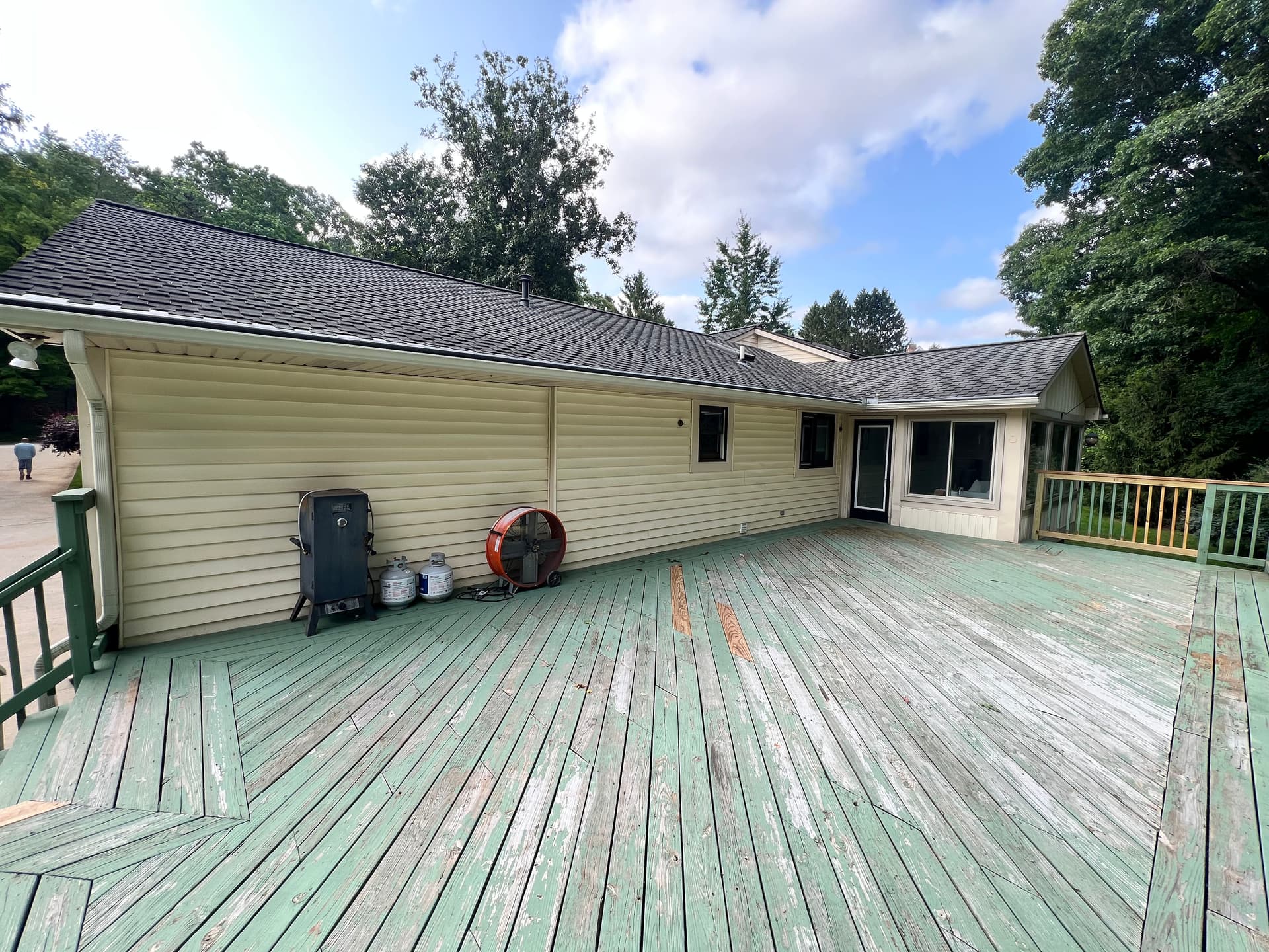 Gallery photos for Howell Home Gets a Bold Black and White Exterior Repaint: Image #8