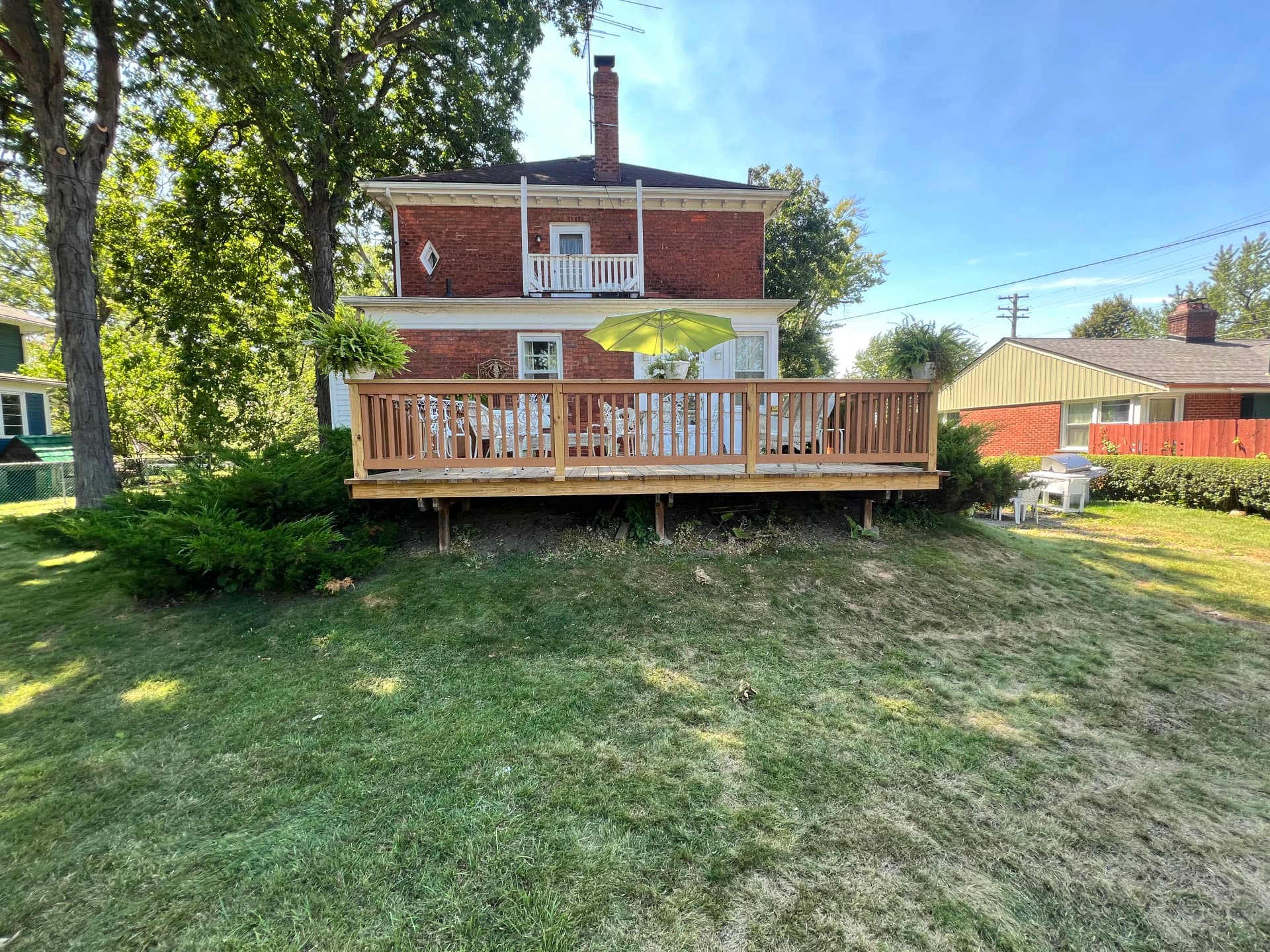 Gallery photos for Full Exterior Brick Home and Deck Paint Overhaul: Image #2