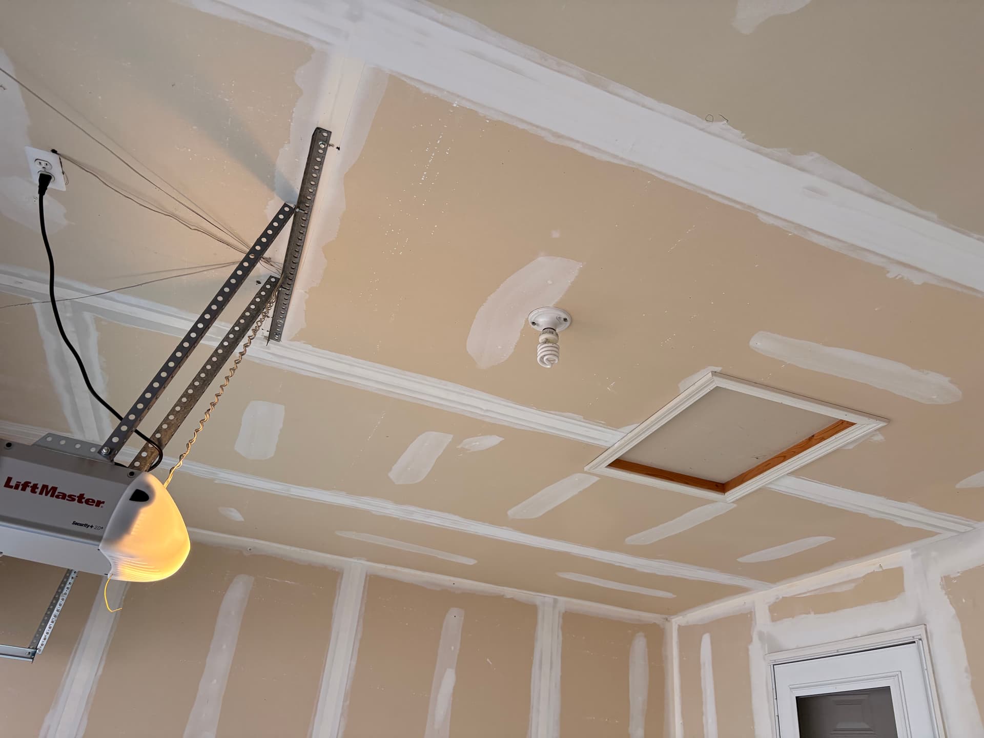 Gallery photos for Garage Drywall Repair and Fresh Paint Earns a 5-Star Review: Image #1