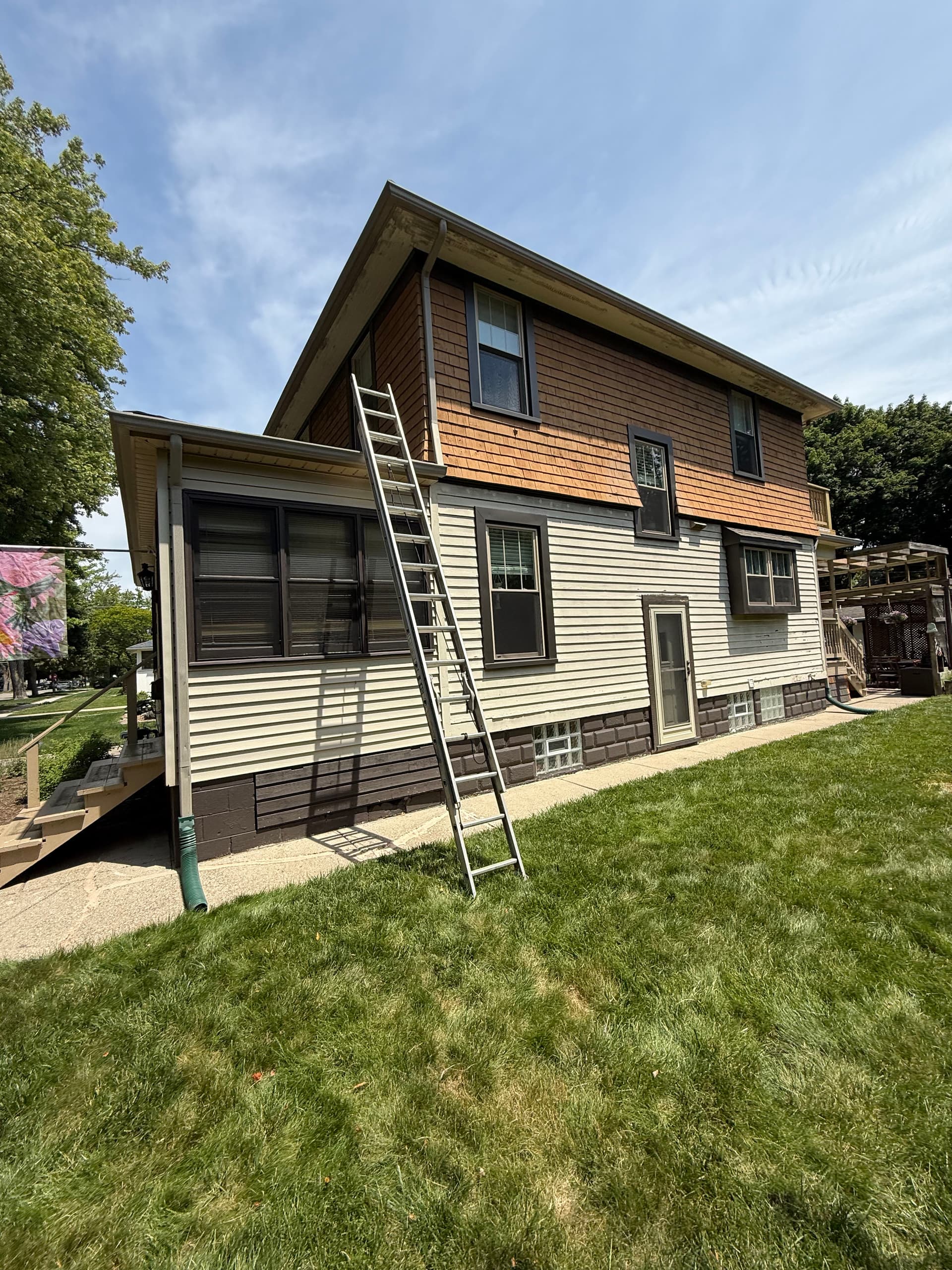 Gallery photos for Big Color Change on This Mt. Clemens Home Exterior: Image #4