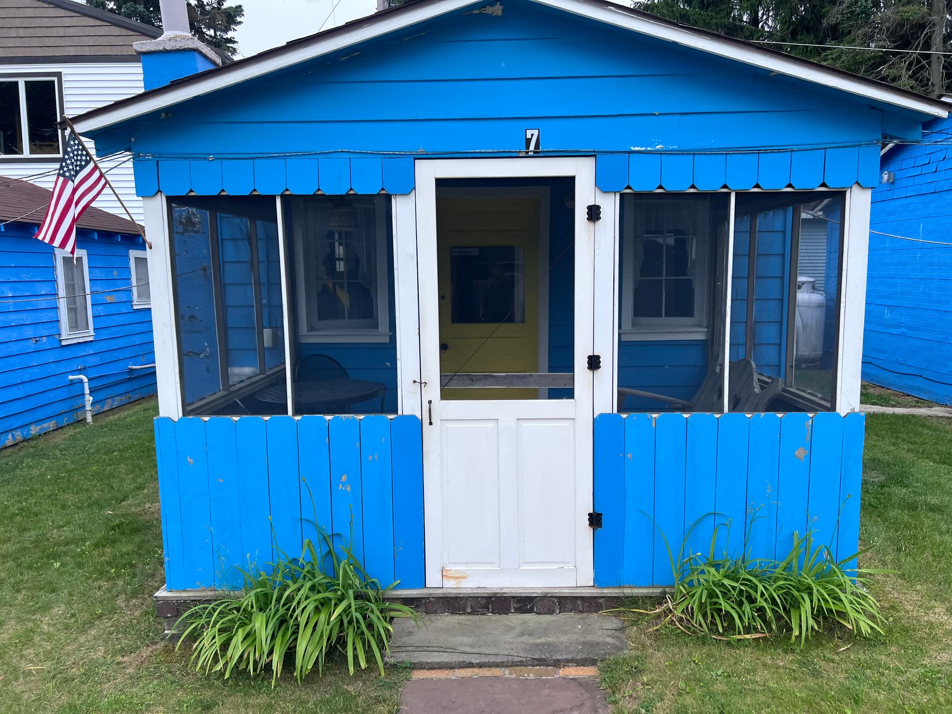 Gallery photos for Lakeside Cottages Get a Full Exterior Painting Overhaul: Image #2
