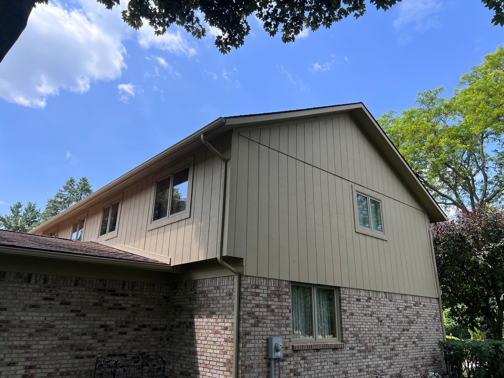 Gallery photos for Full Exterior Repaint on a Two-Story Home Done Right: Image #2