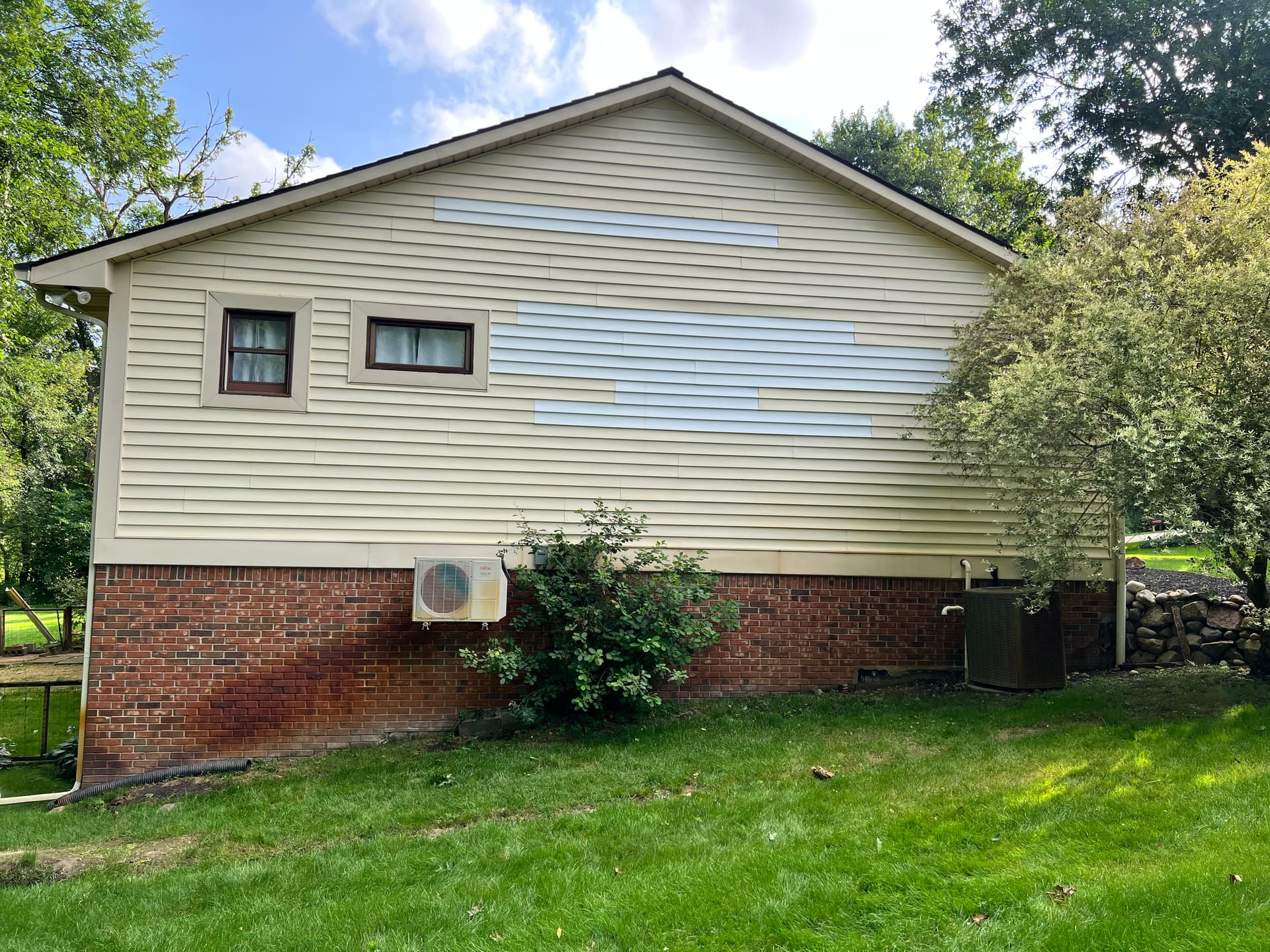 Gallery photos for Howell Home Gets a Bold Black and White Exterior Repaint: Image #2