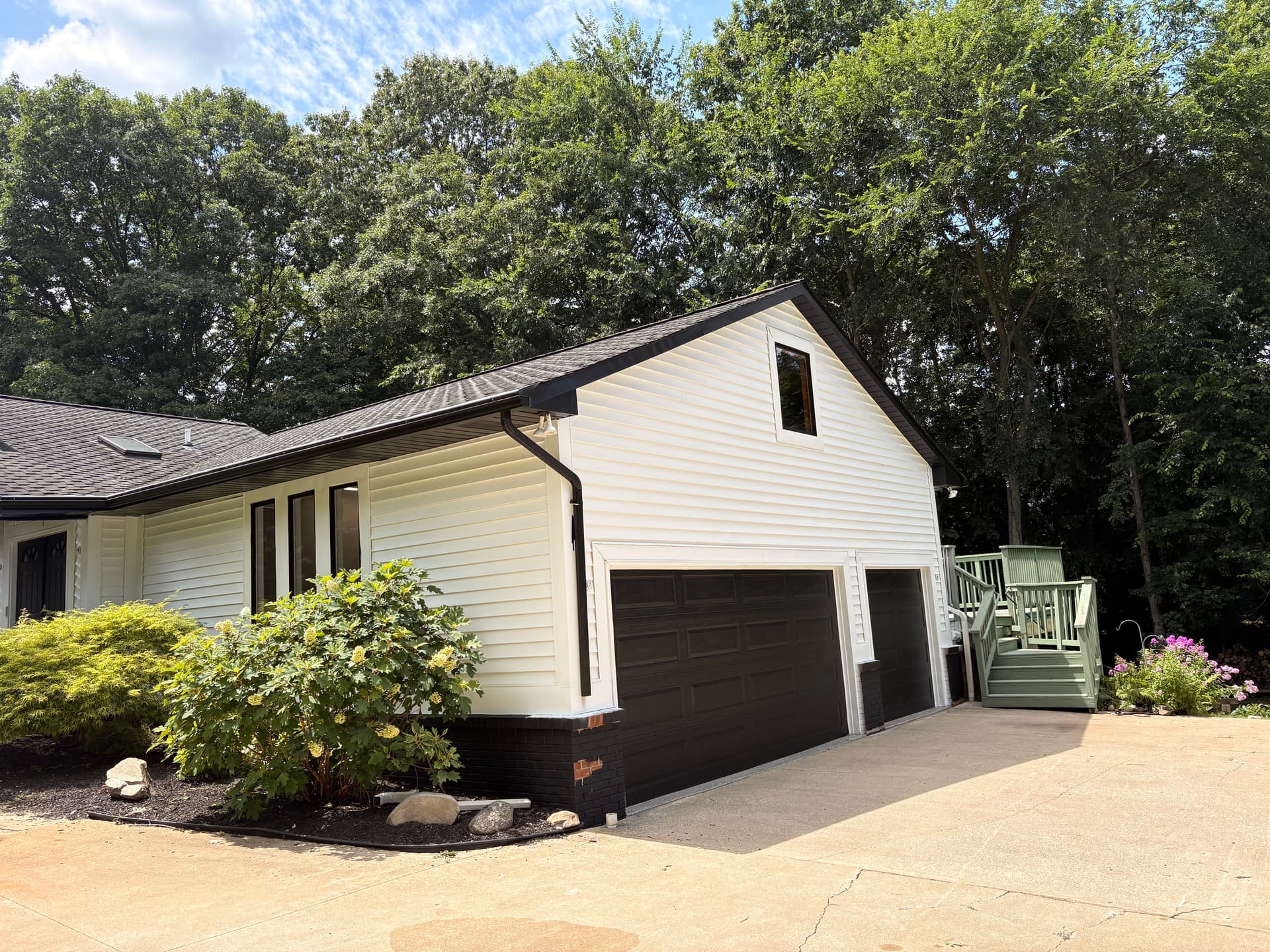 Gallery photos for Howell Home Gets a Bold Black and White Exterior Repaint: Image #5