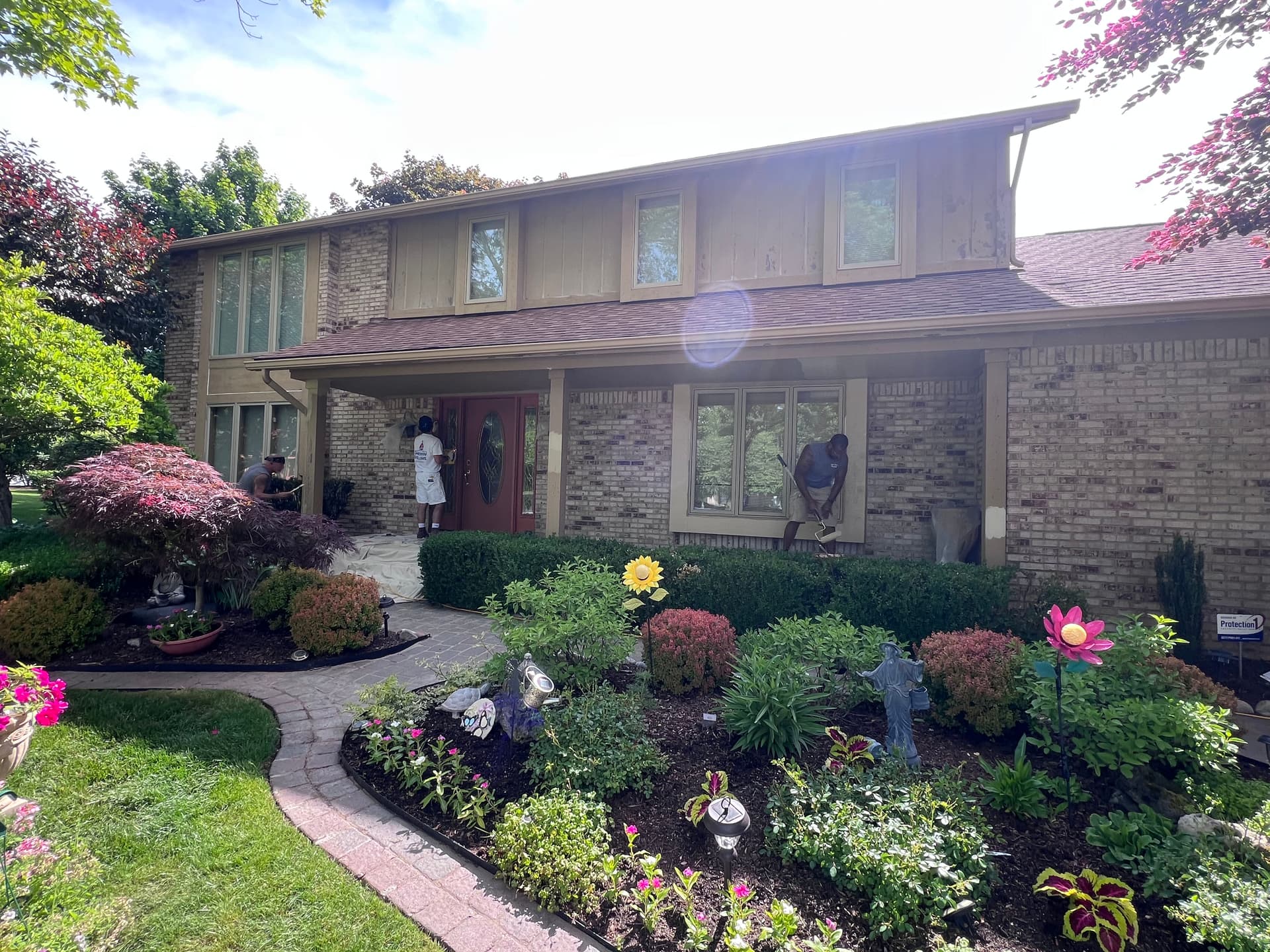 Exterior Painting With a Front Door Accent That Pops