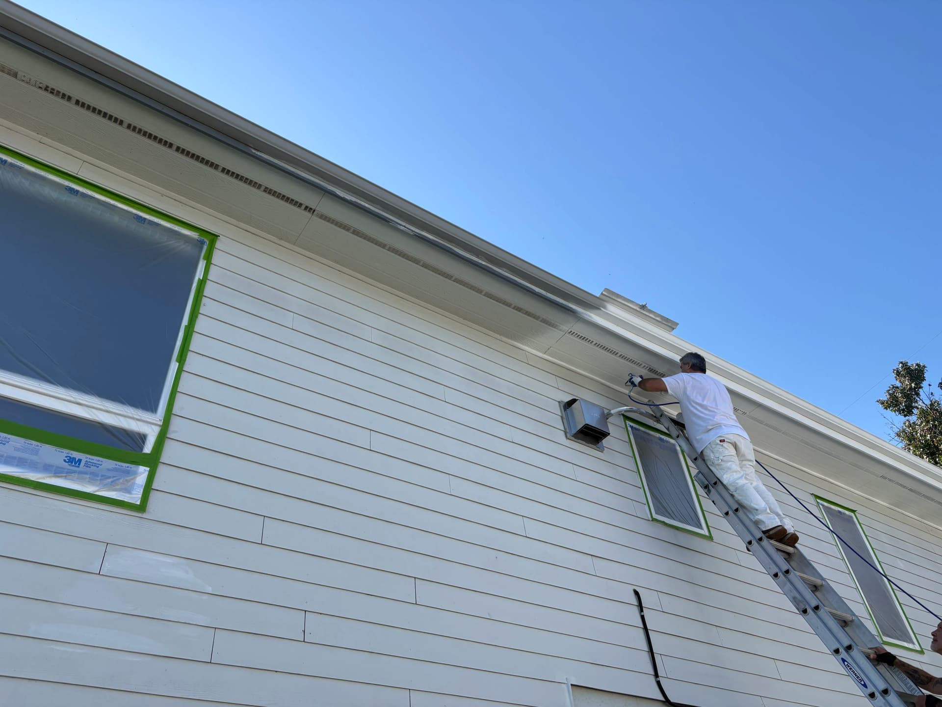 Gallery photos for Lakefront Home Gets a Full Exterior Color Change: Image #4