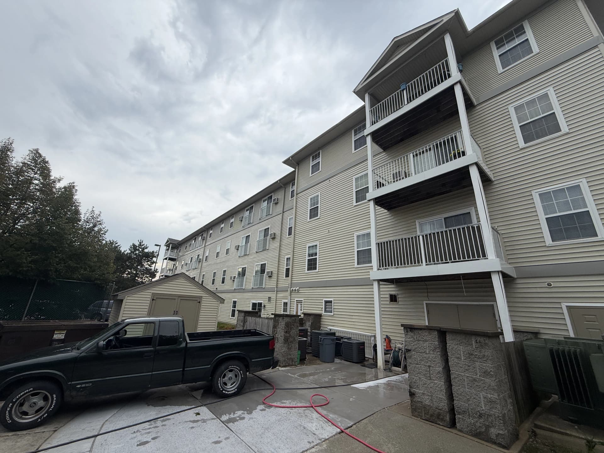 Gallery photos for New Soft Wash Rig Tackling Multi-Story Buildings With Ease: Image #3