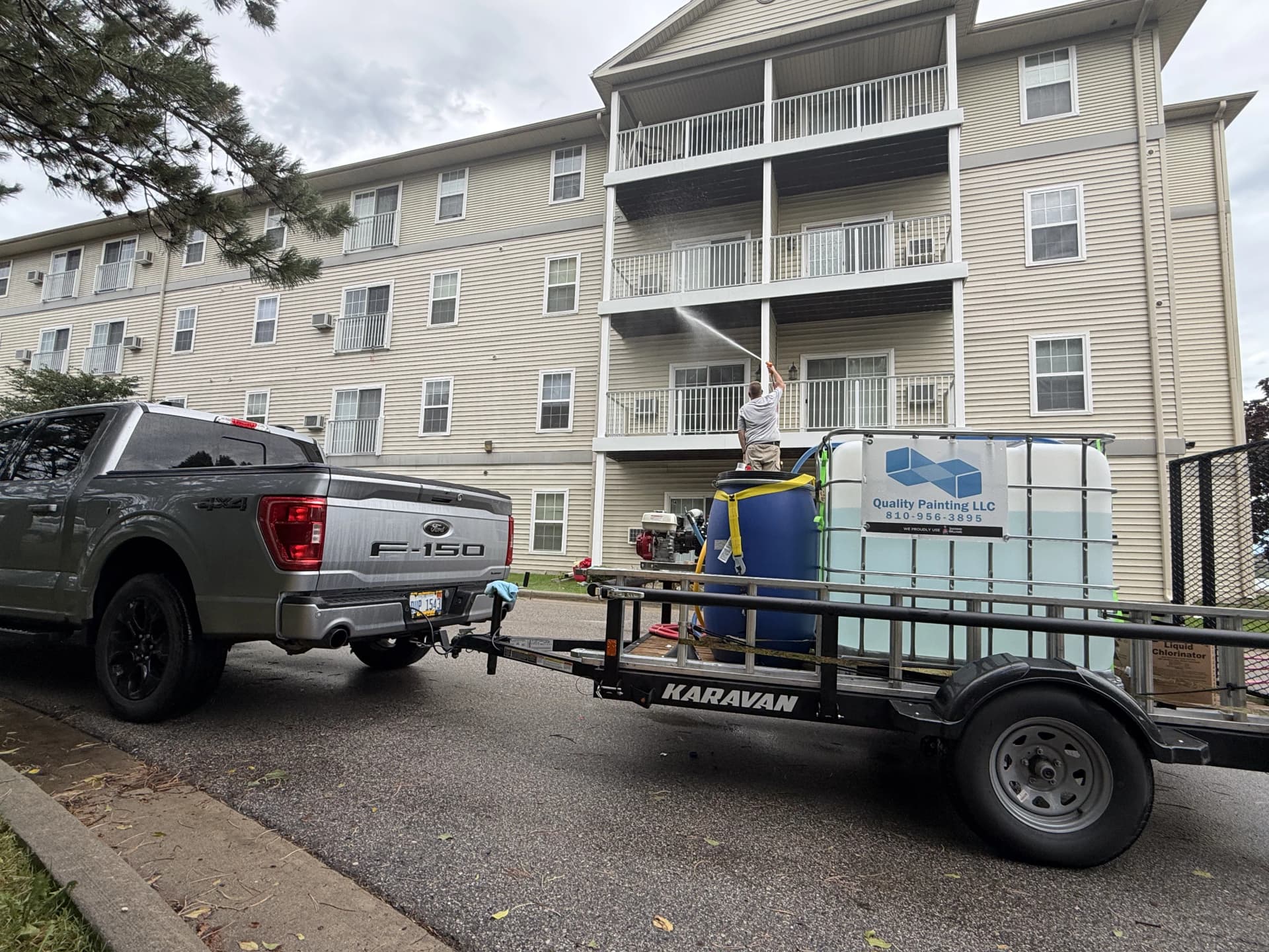 Gallery photos for New Soft Wash Rig Tackling Multi-Story Buildings With Ease: Image #2