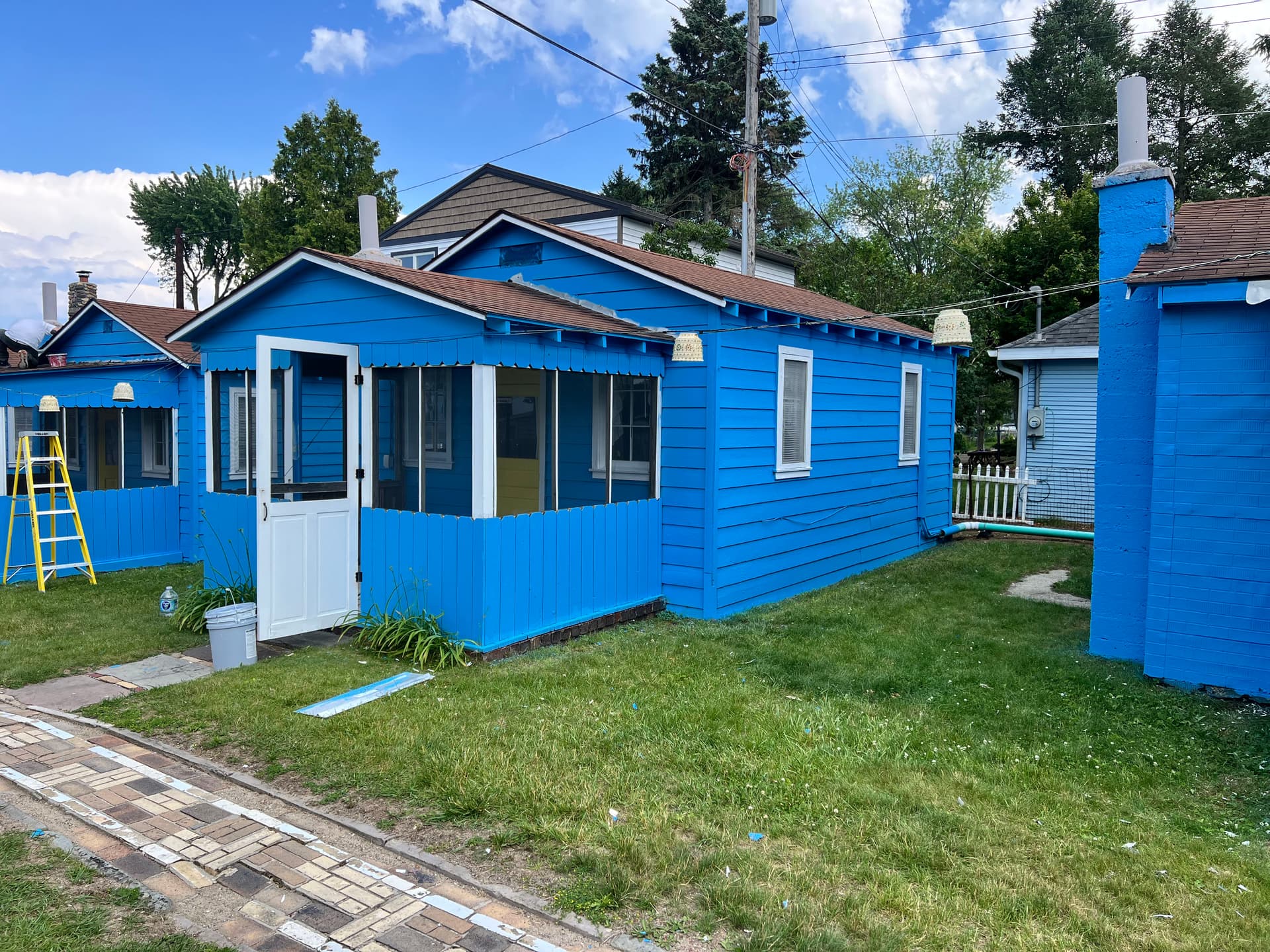 Gallery photos for Lakeside Cottages Get a Full Exterior Painting Overhaul: Image #8