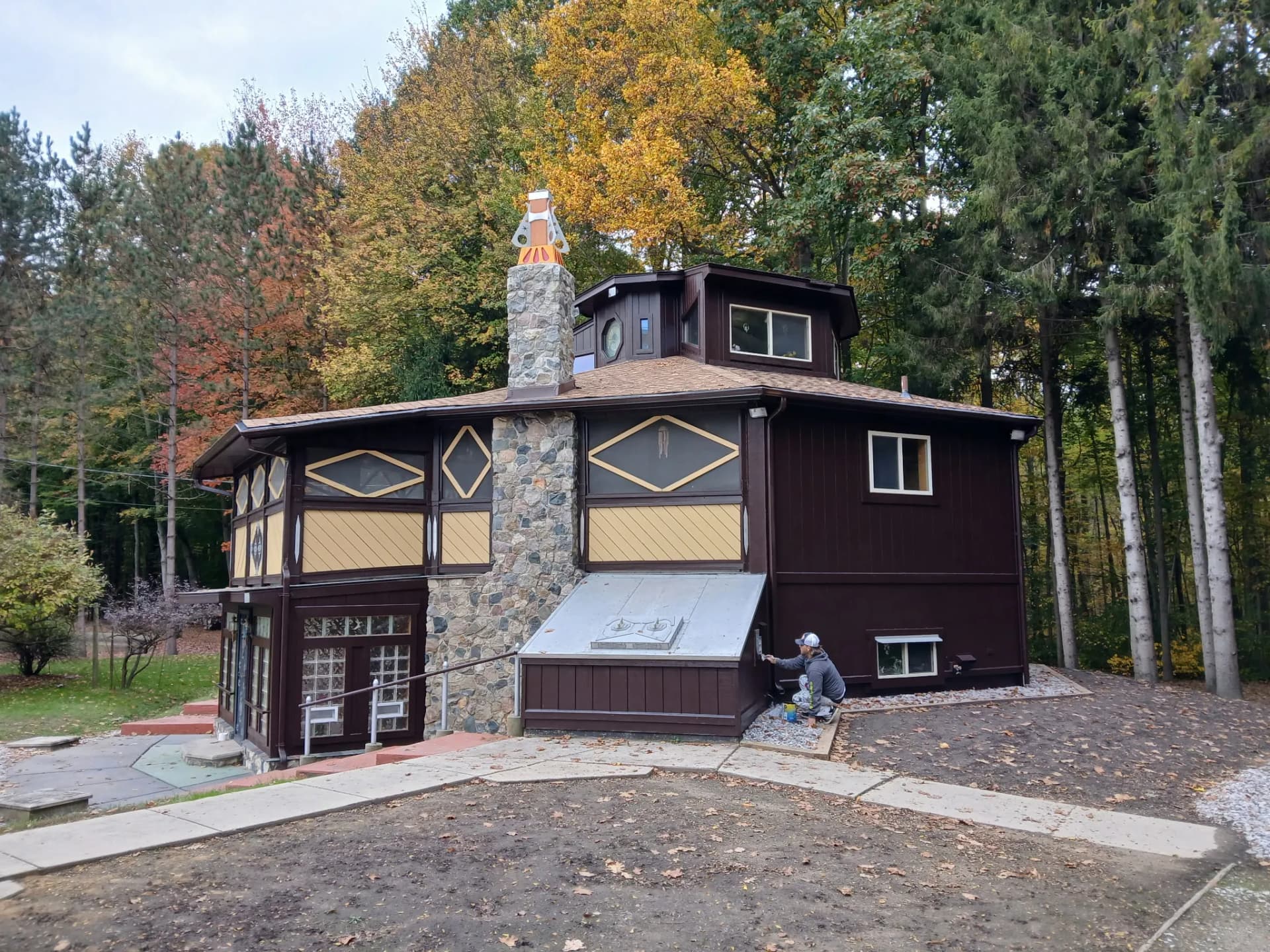 Gallery photos for Exterior Painting on a One-of-a-Kind Octagonal Home: Image #3