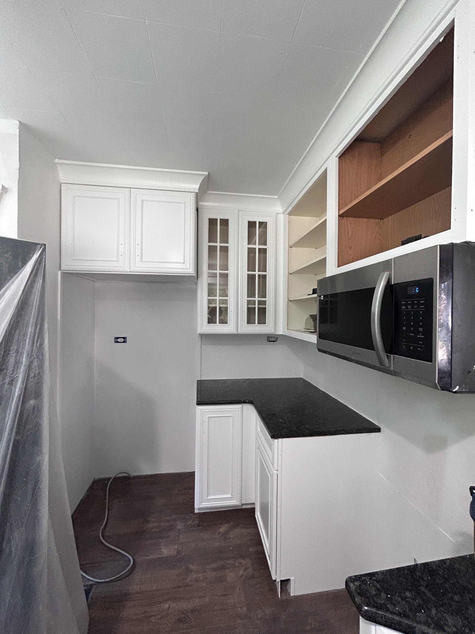 Gallery photos for Rental Property Interior Paint Job Done the Right Way: Image #3