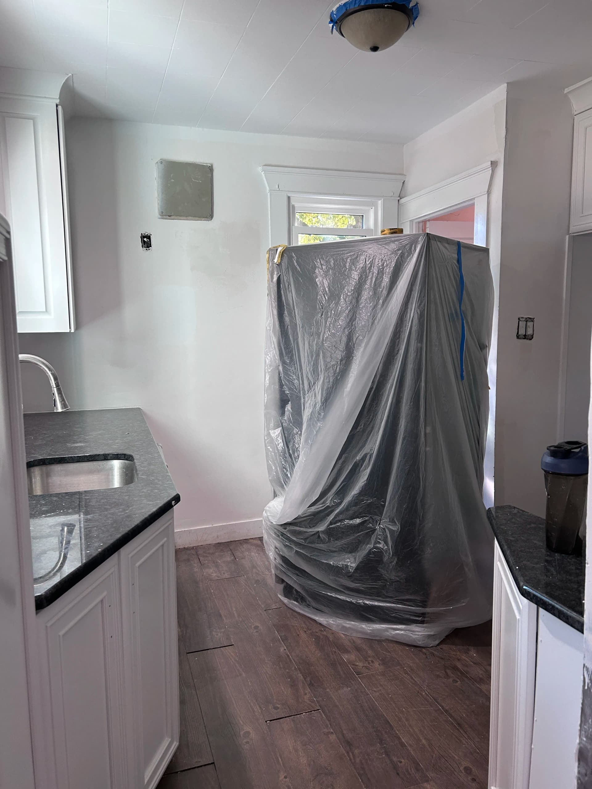 Gallery photos for Rental Property Interior Paint Job Done the Right Way: Image #2
