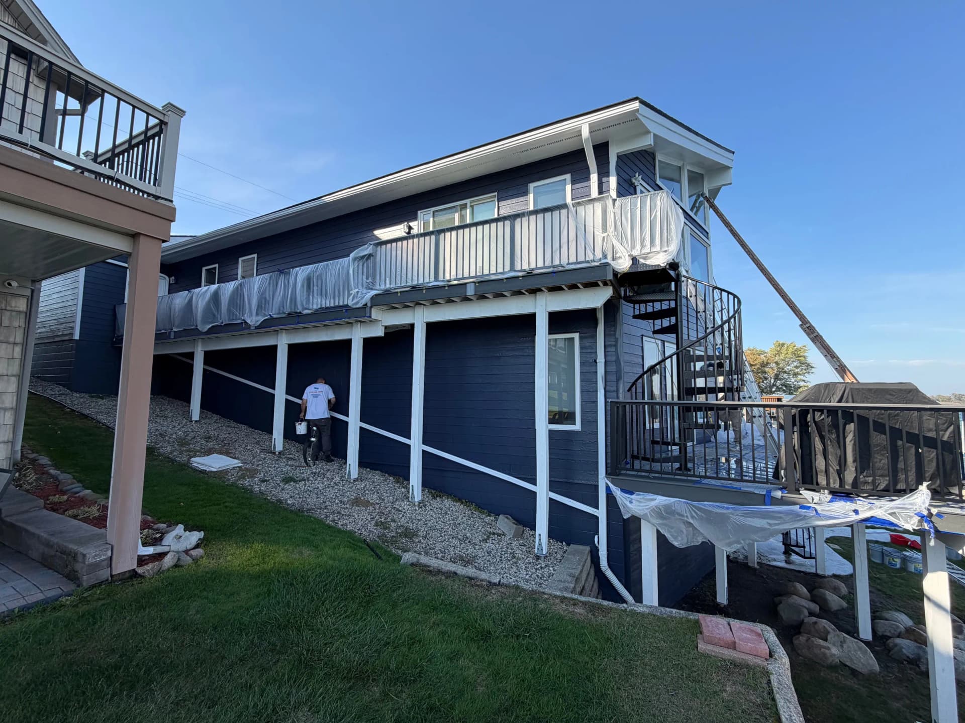 Gallery photos for Bold Navy Exterior Paint on a Lakefront Home: Image #3