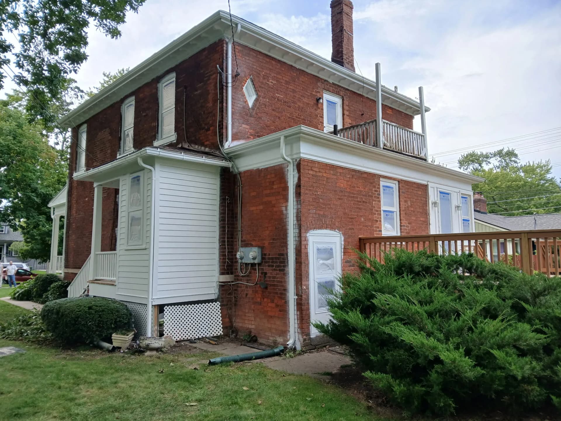 Gallery photos for Exterior Painting on a Classic Brick Home Done Right: Image #4