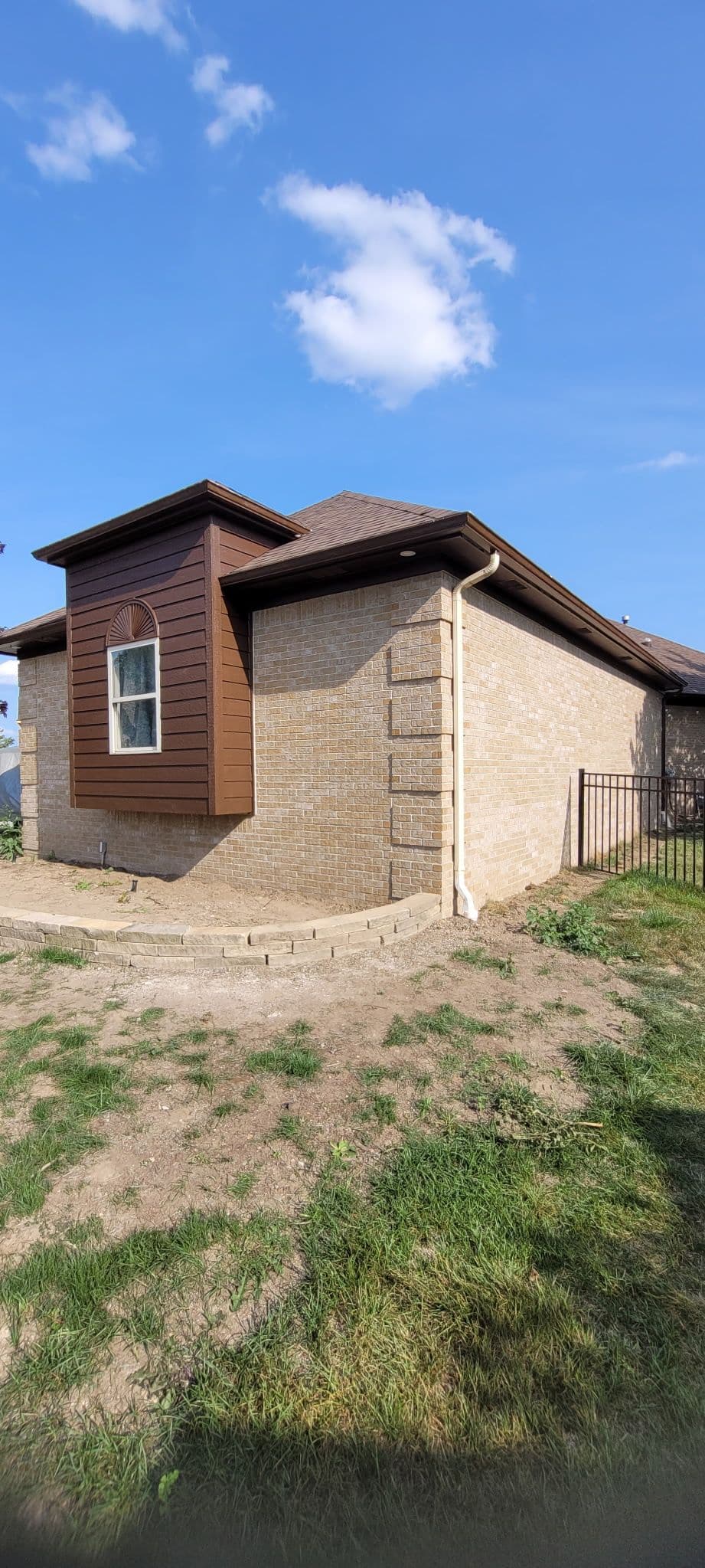 Gallery photos for Exterior Color Change That Completely Shifts a Home's Look: Image #6