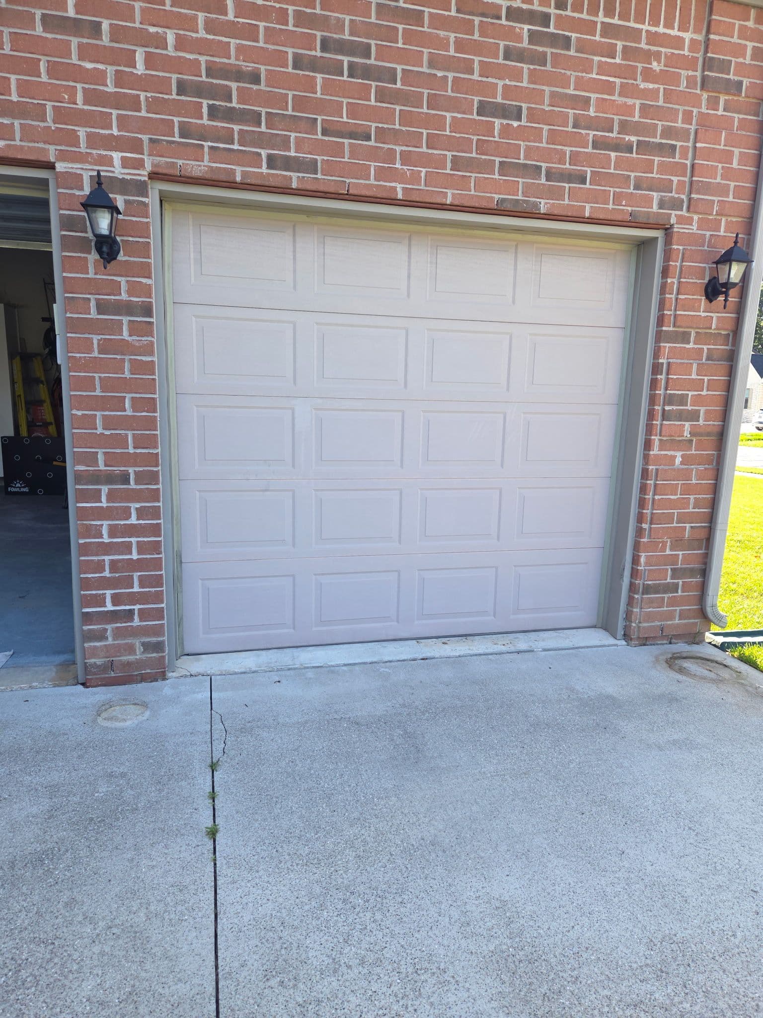 Gallery photos for Garage Door Painting That Actually Sharpens Your Whole Exterior: Image #2