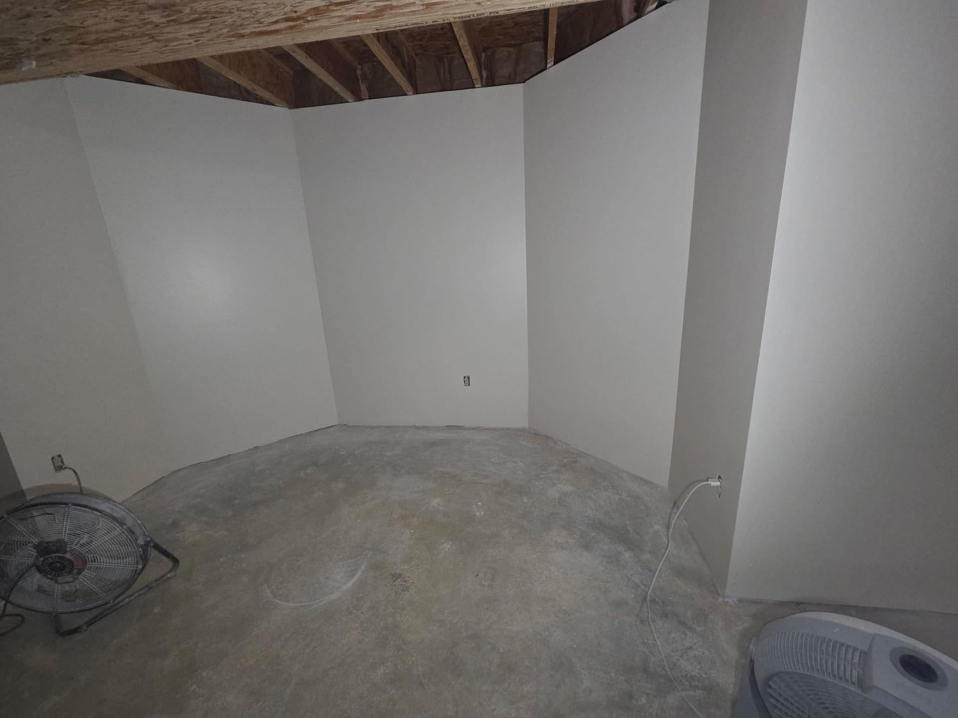 Gallery photos for Basement Flood Damage Repair - Drywall and Block Wall Painting: Image #7