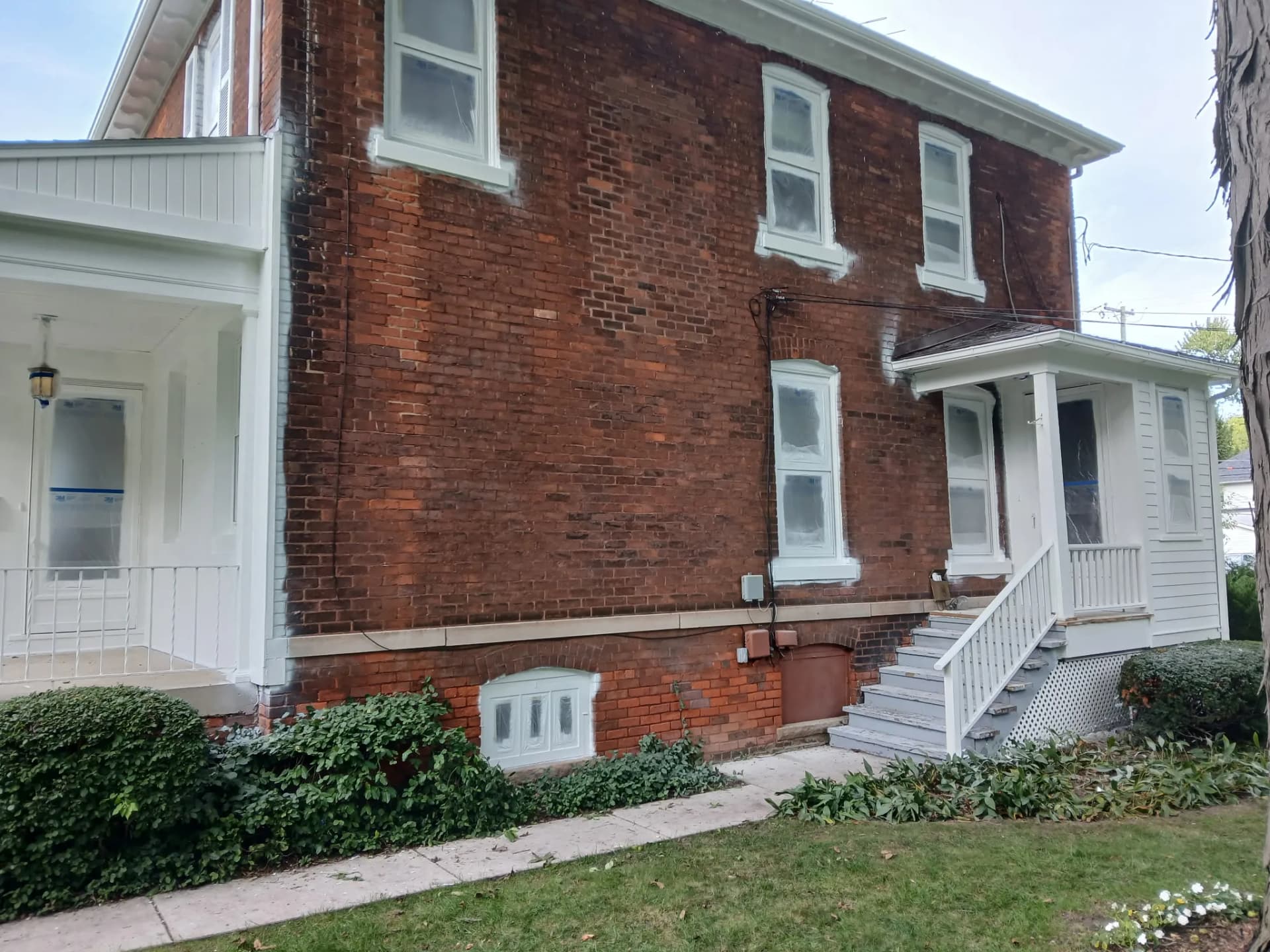 Gallery photos for Exterior Painting on a Classic Brick Home Done Right: Image #7