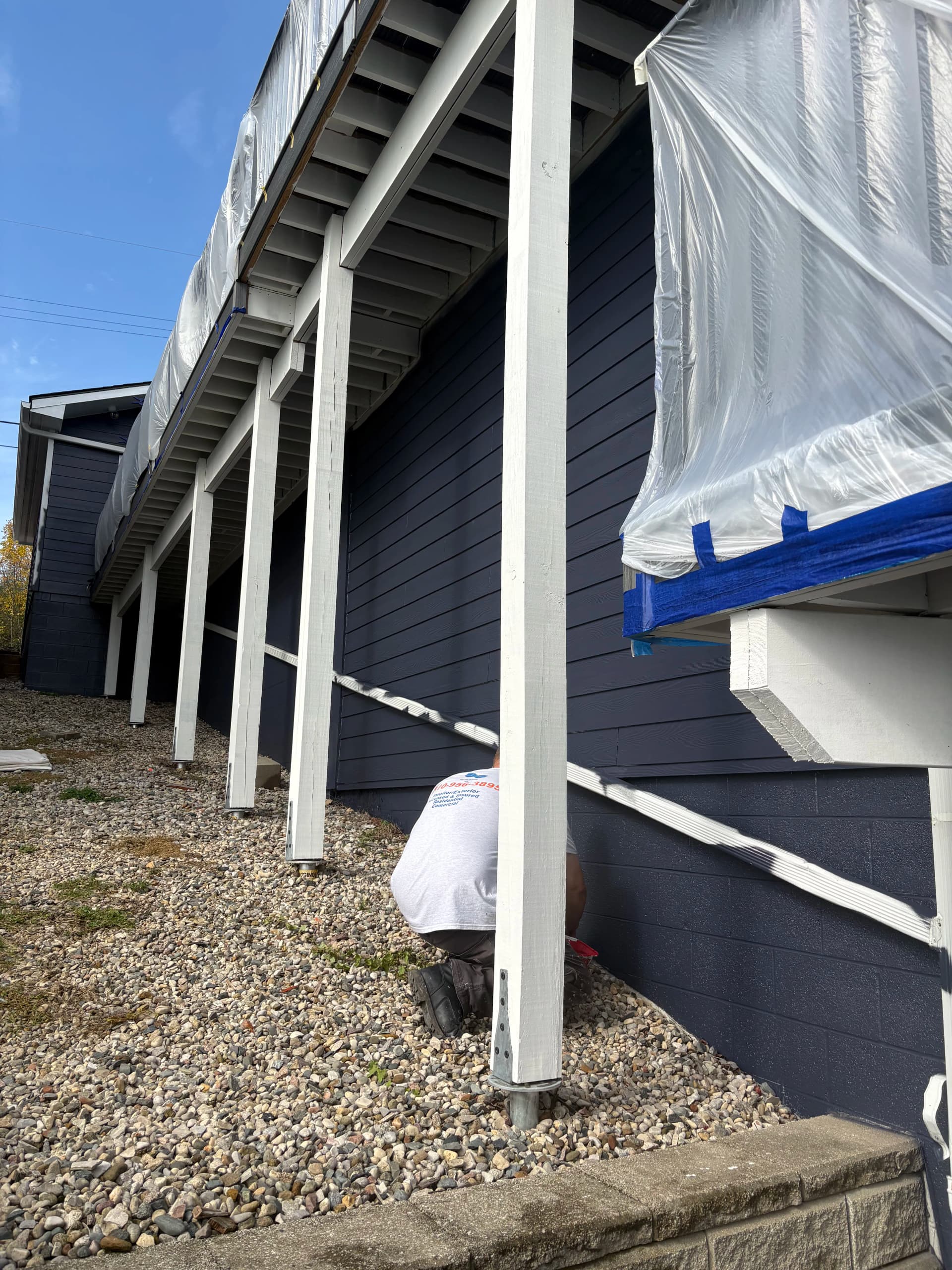 Gallery photos for Bold Navy Exterior Paint on a Lakefront Home: Image #2