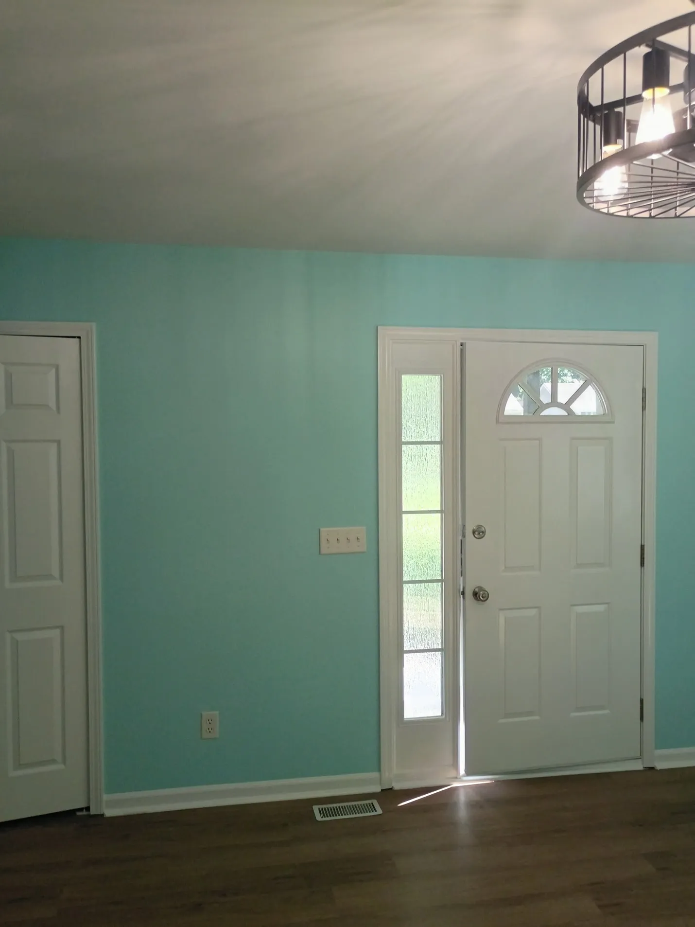 Gallery photos for Full Home Interior Repaint That Actually Changes Everything: Image #9